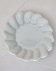 【Tsutomu Takeshita】white celadon porcelain round flower shaped small plate