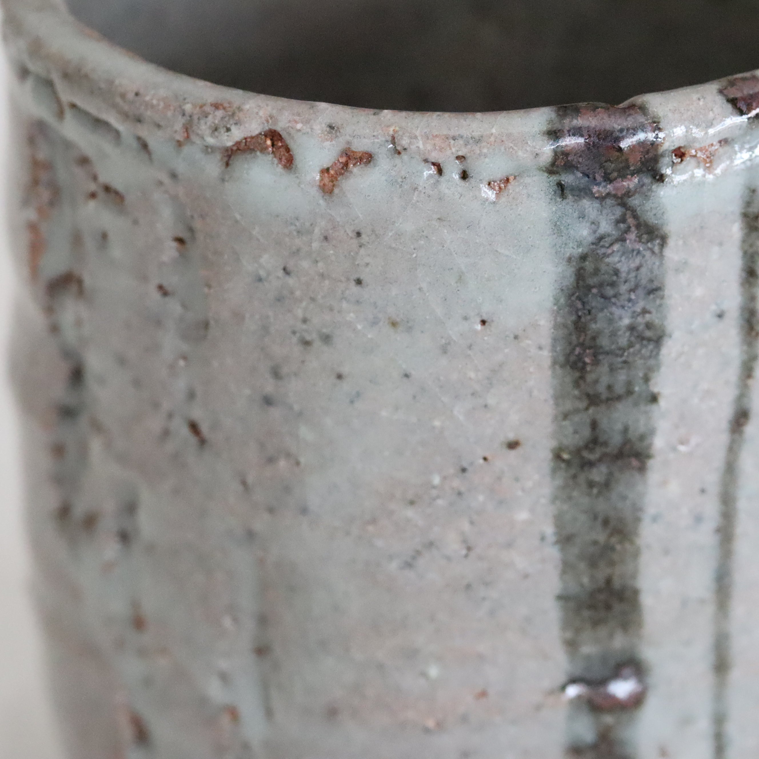 岡本作礼】絵唐津鎬湯呑 – うつわ御結