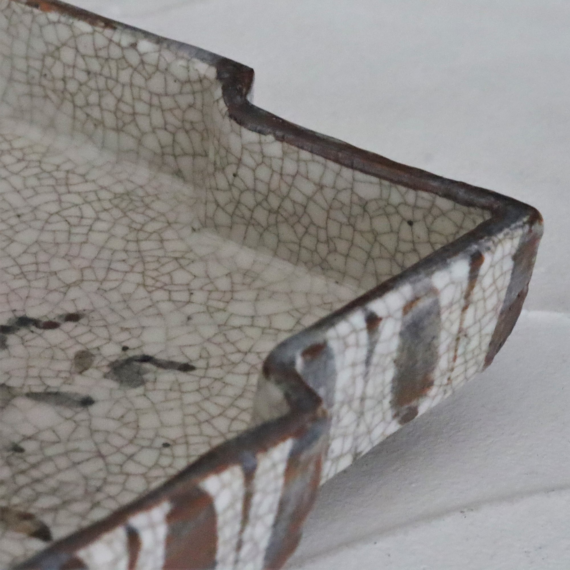 Shibu Kannyu Matsukawa-bishi patterned Mukou-zuke flat bowl