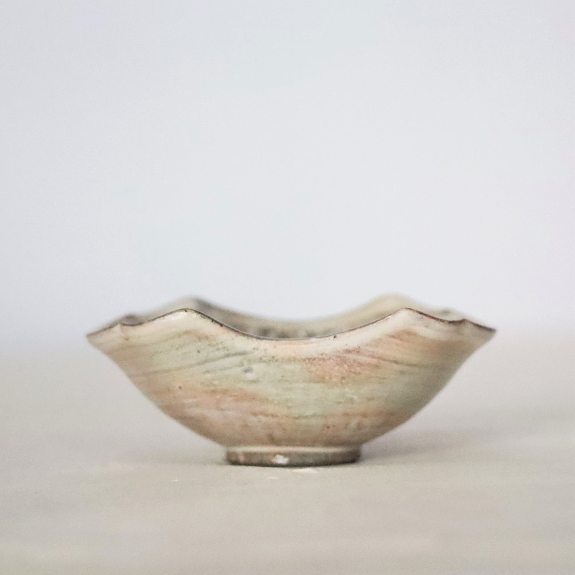 三島分銅型小鉢