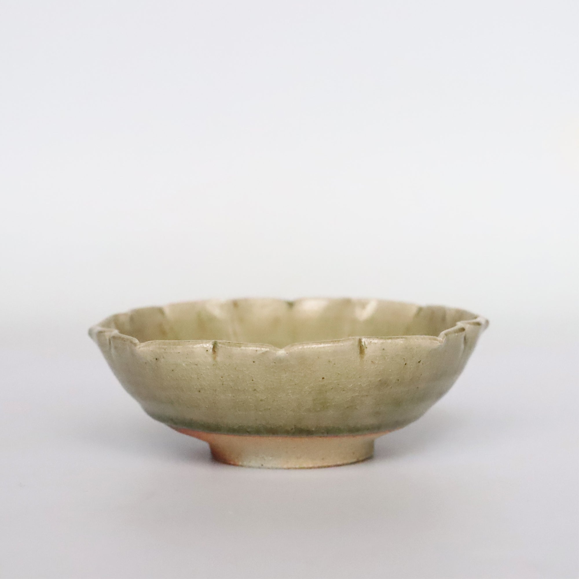 [Teppei Terada] Ash glaze ring flower bowl small