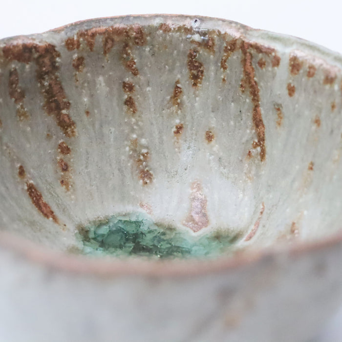 【雪ノ浦裕一】灰釉輪花小鉢
