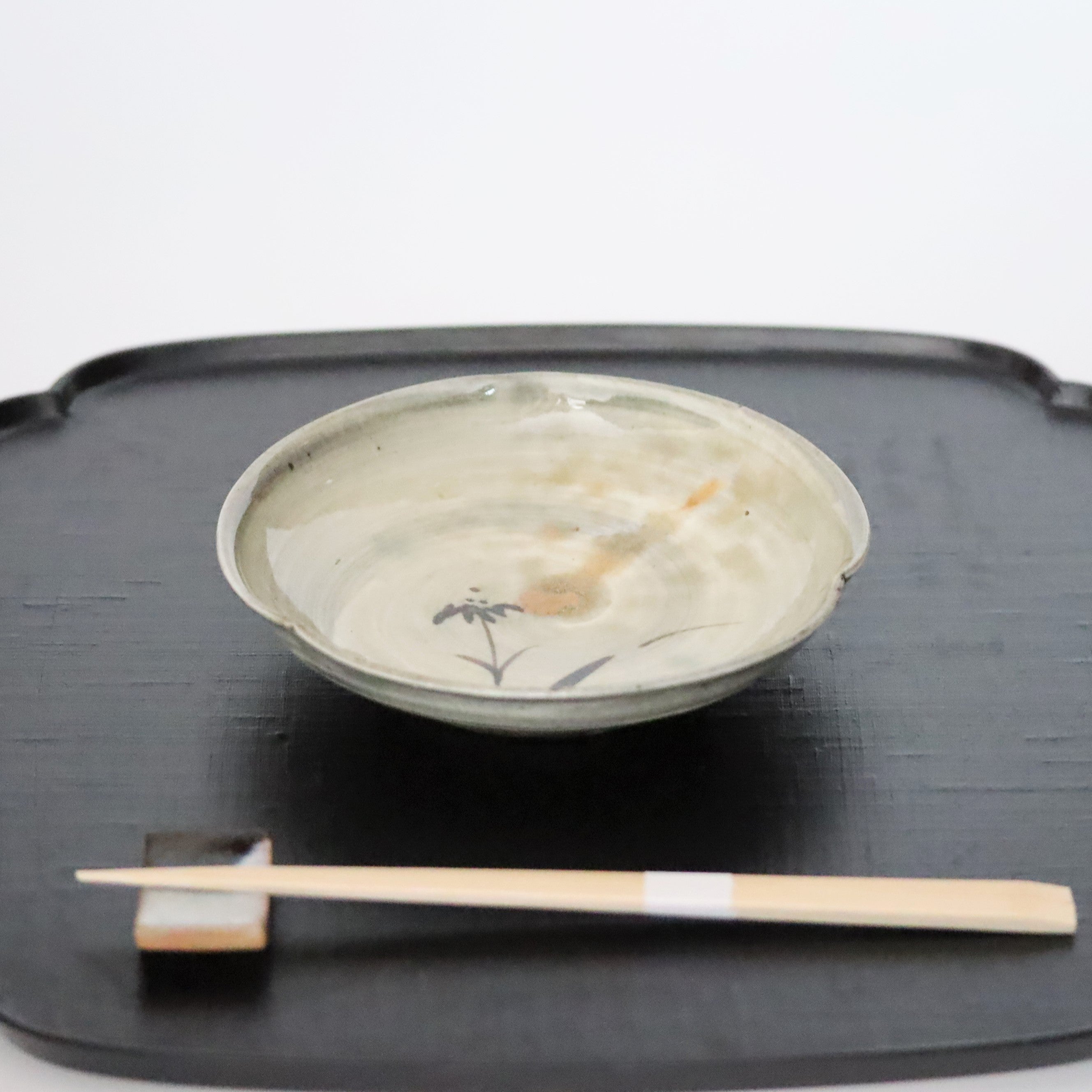 光藤佐 皿 光藤佐】絵刷毛目輪花皿 5.5寸 – うつわ御結