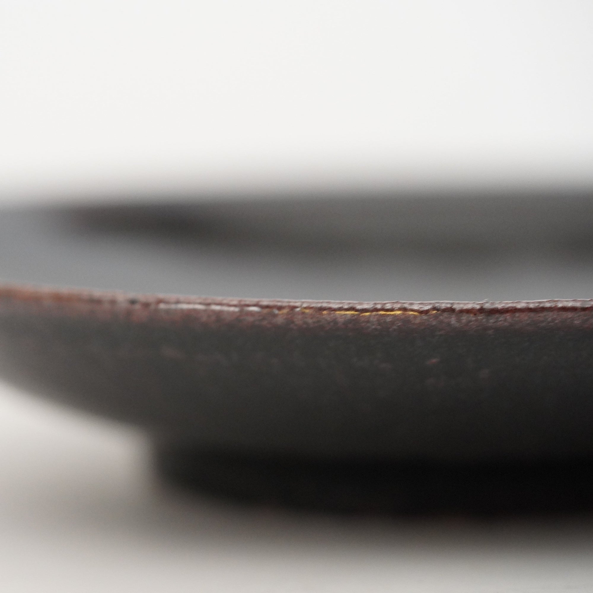 [Kentaro Murayama] Black Karatsu six-inch plate