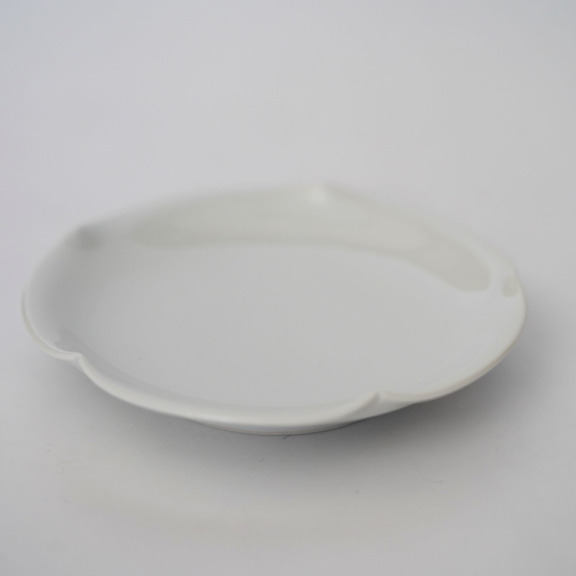 【Masamitsu Kawai】white porcelain round flower shaped small bowl