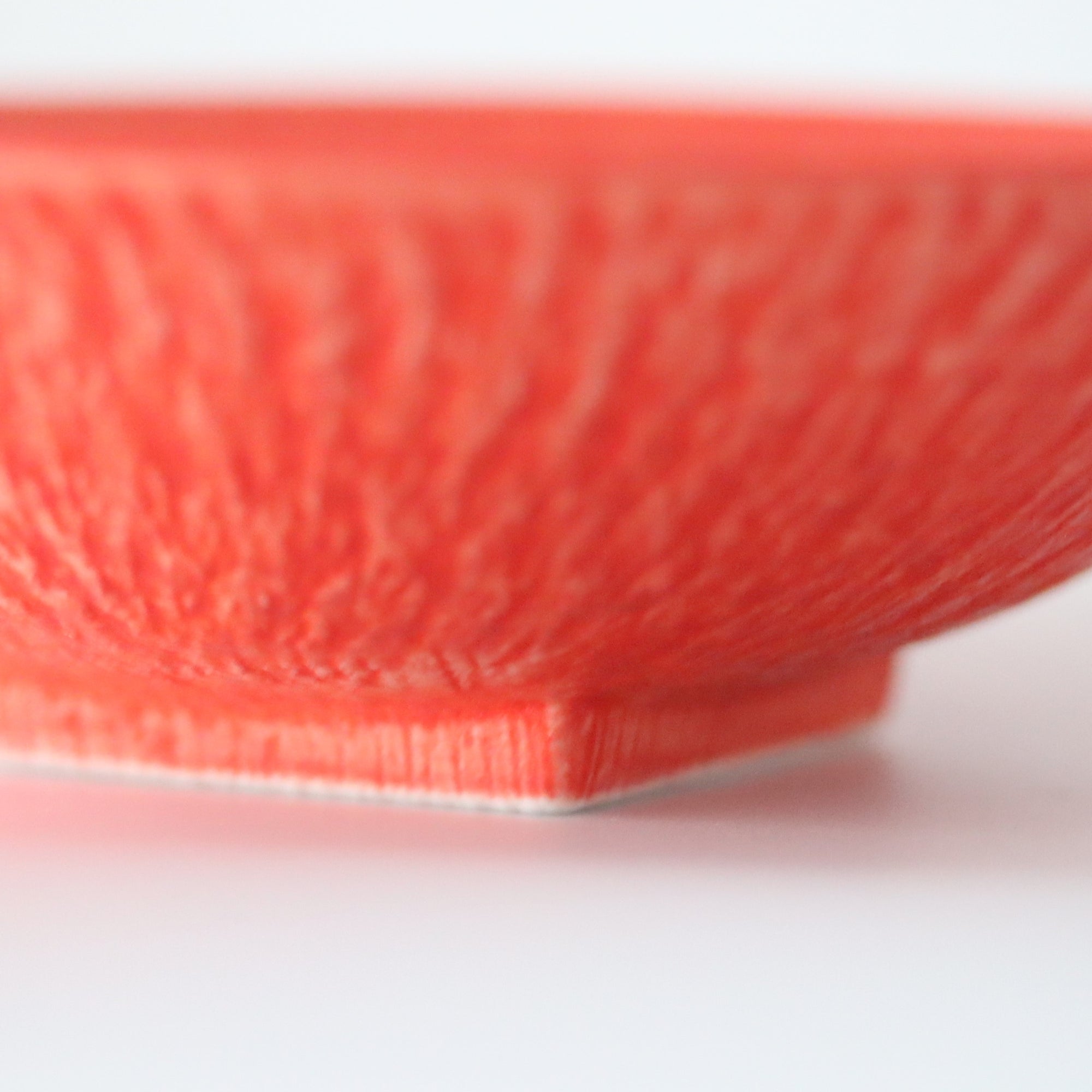 red Tochiri round plate