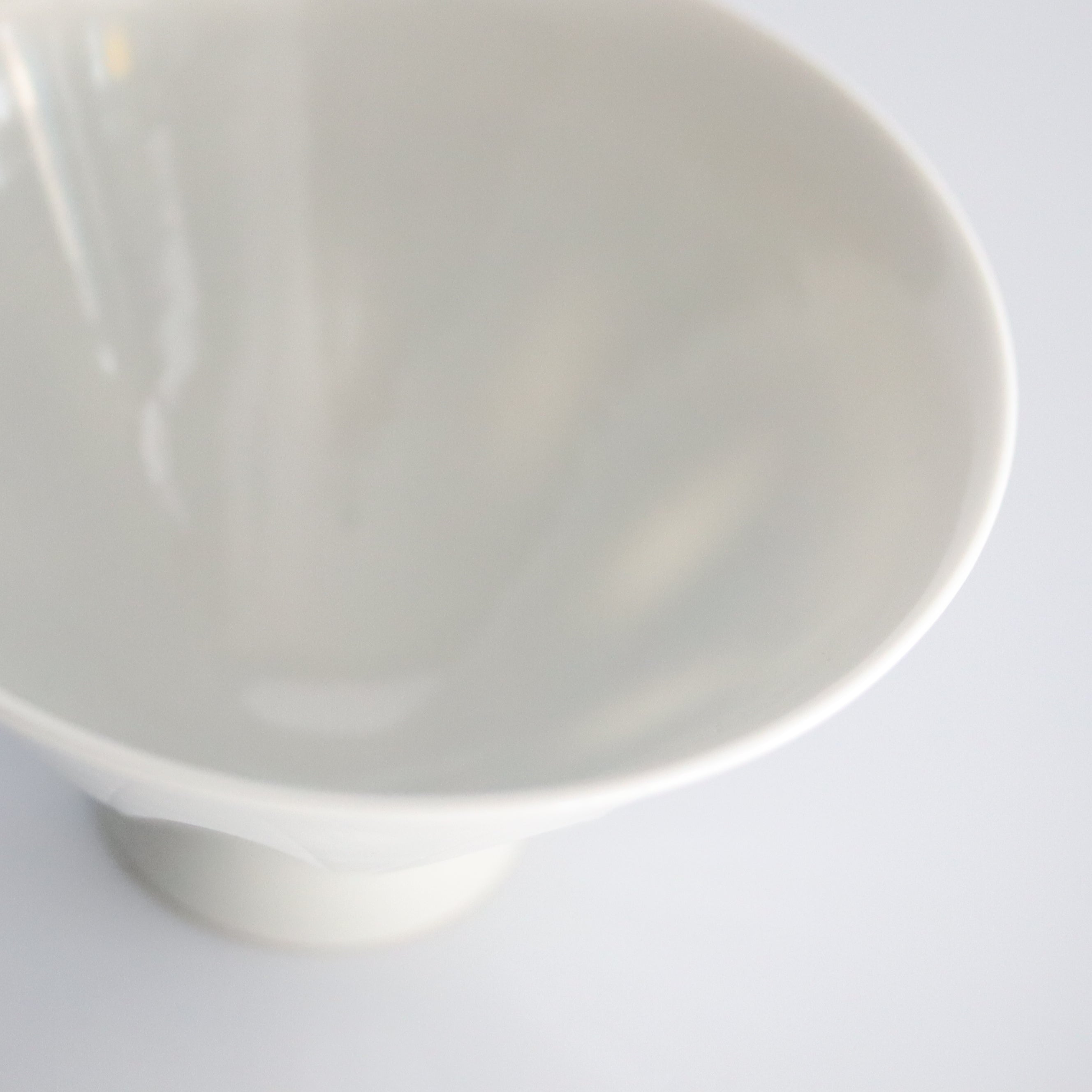 河合正光】白磁そぎ茶碗 – うつわ御結